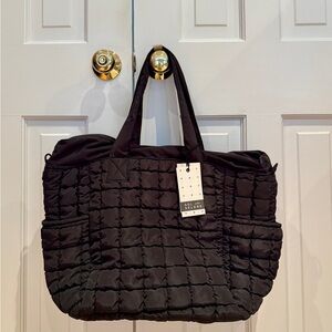 NEW Sol and Selene Dreamer Tote in Black